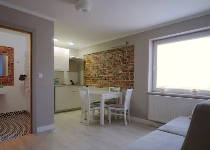 Happy Day Apartments
